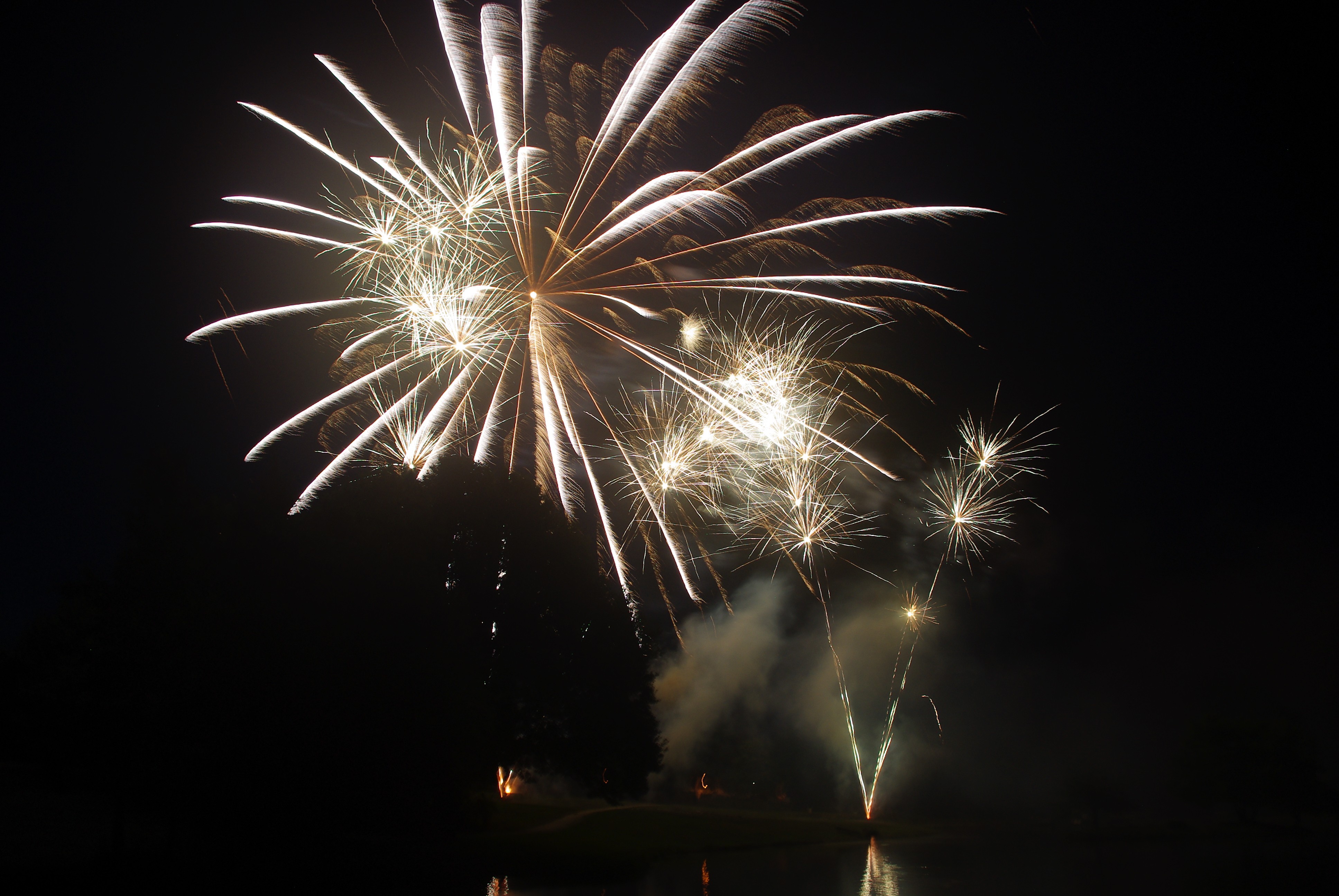 Fonds d'cran Hommes - Evnements Feux d'Artifice 