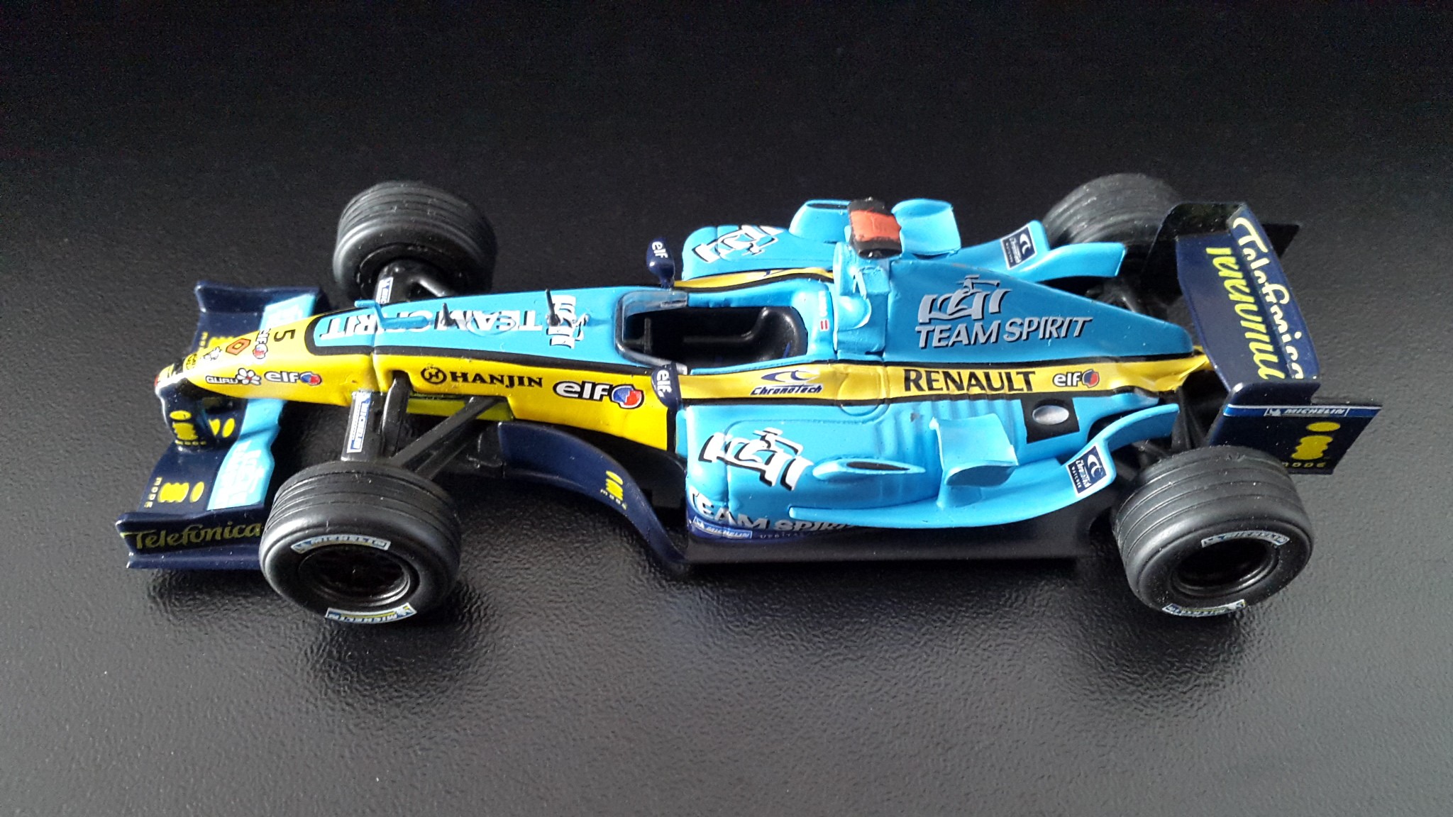 Wallpapers Cars Cars - Toys F1 RENAULT R25 - 2005 