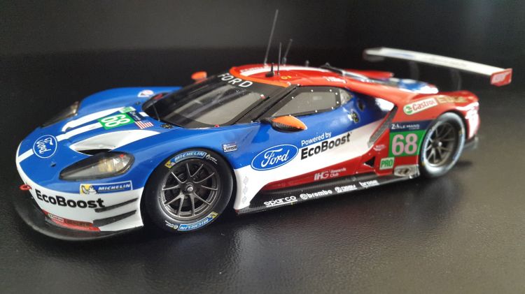 Fonds d'cran Voitures Voitures miniatures FORD GT (gagnante catégorie GTE PRO Le Mans 2016 - Bourdais/Muller/Hand)