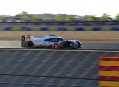  Voitures Porsche 919 Hybrid LMP1 n°2 vainqueur au général (24 Heures du Mans 2017)