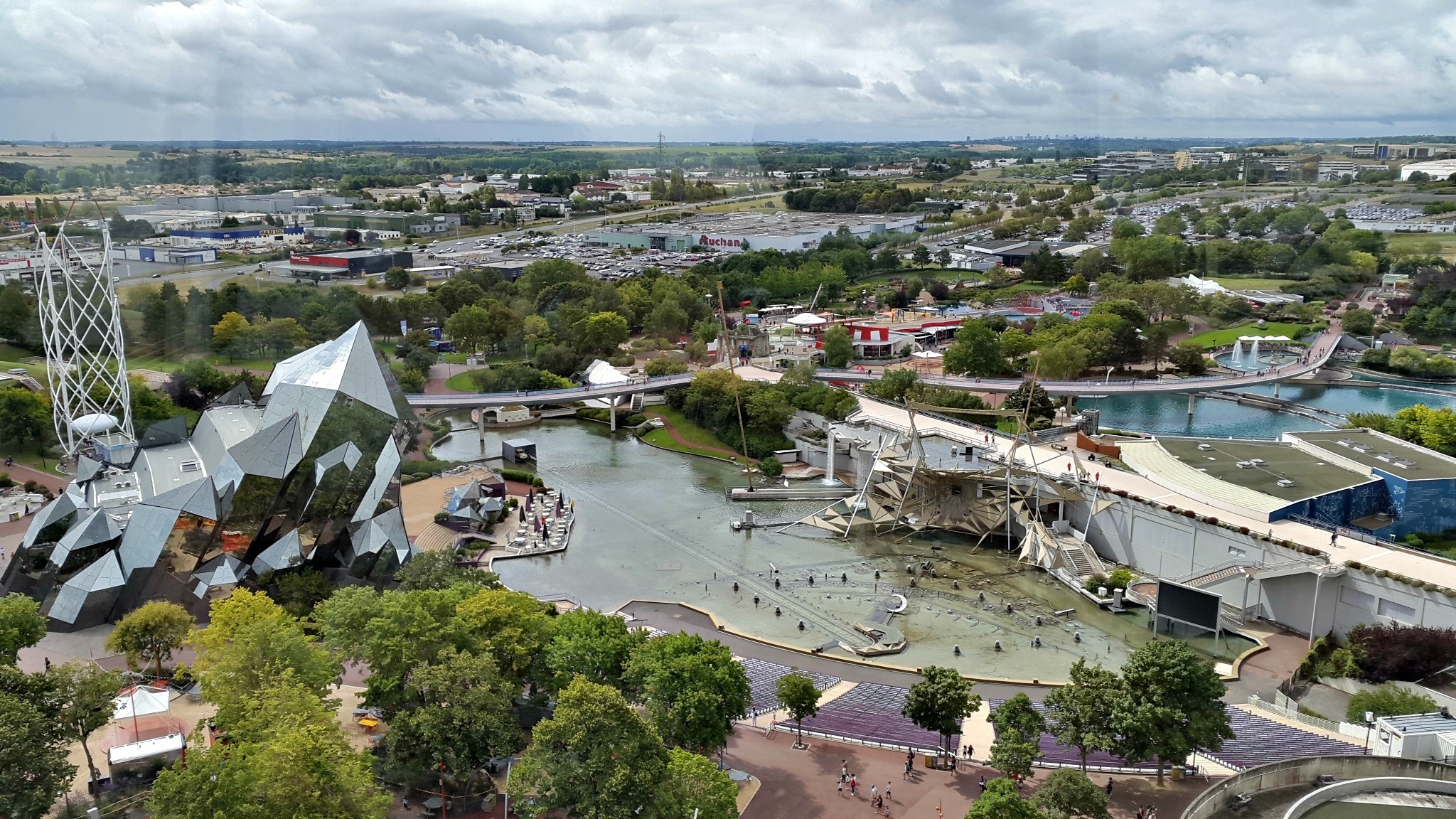 Wallpapers Constructions and architecture Amusement Parks > Futuroscope 