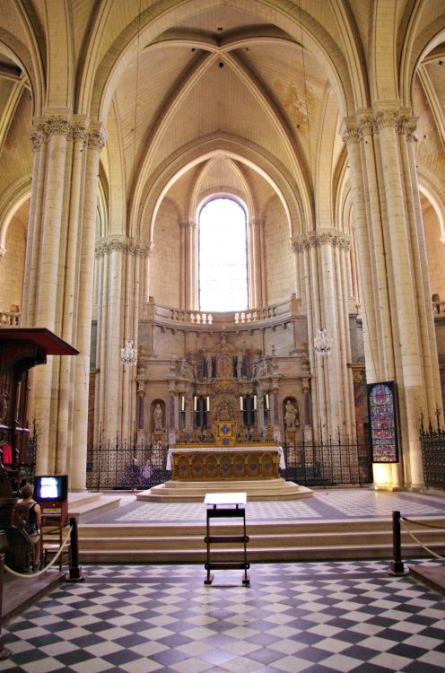 Fonds d'cran Constructions et architecture Edifices Religieux Cathédrale St Pierre, Poitiers