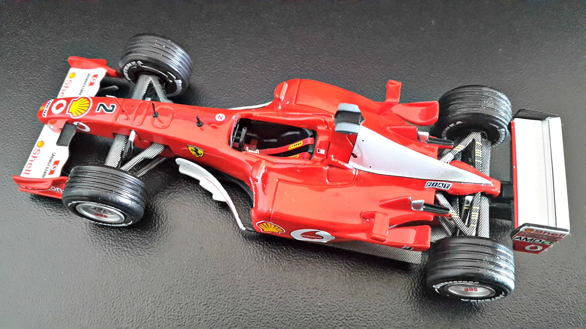 Fonds d'cran Voitures Voitures miniatures FERRARI F-2002  (2002 - Rubens BARRICHELLO)