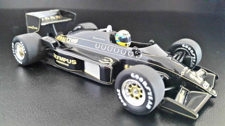 Fonds d'cran Voitures Voitures miniatures Lotus - Renault 97 T (1985 - Ayrton SENNA) 