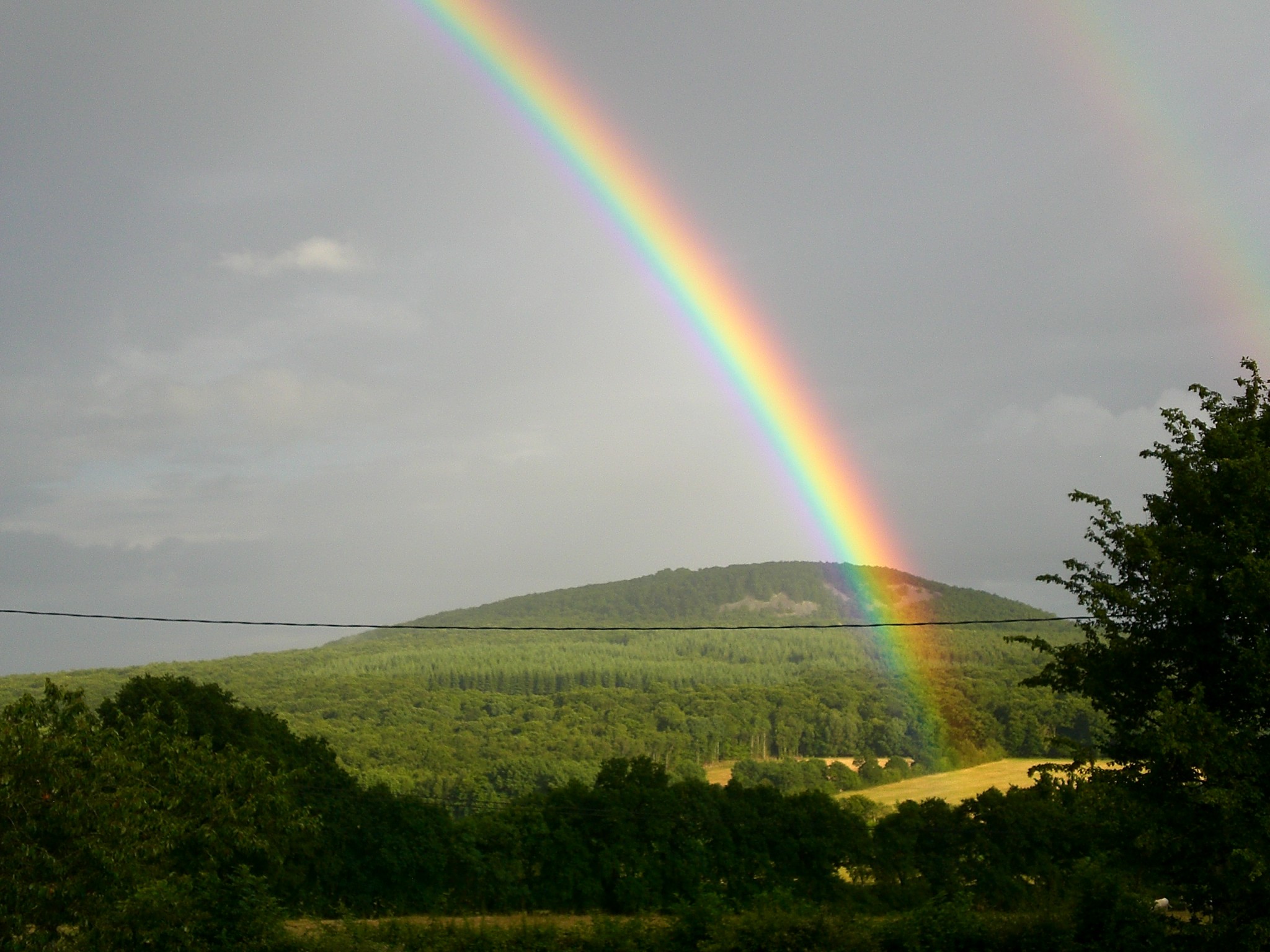 Fonds d'cran Nature Arcs-en-ciel Arc-en-ciel sur la Butte Chaumont