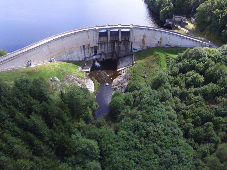 Wallpapers Constructions and architecture Dams - Locks Barrage de Monceaux la Virole