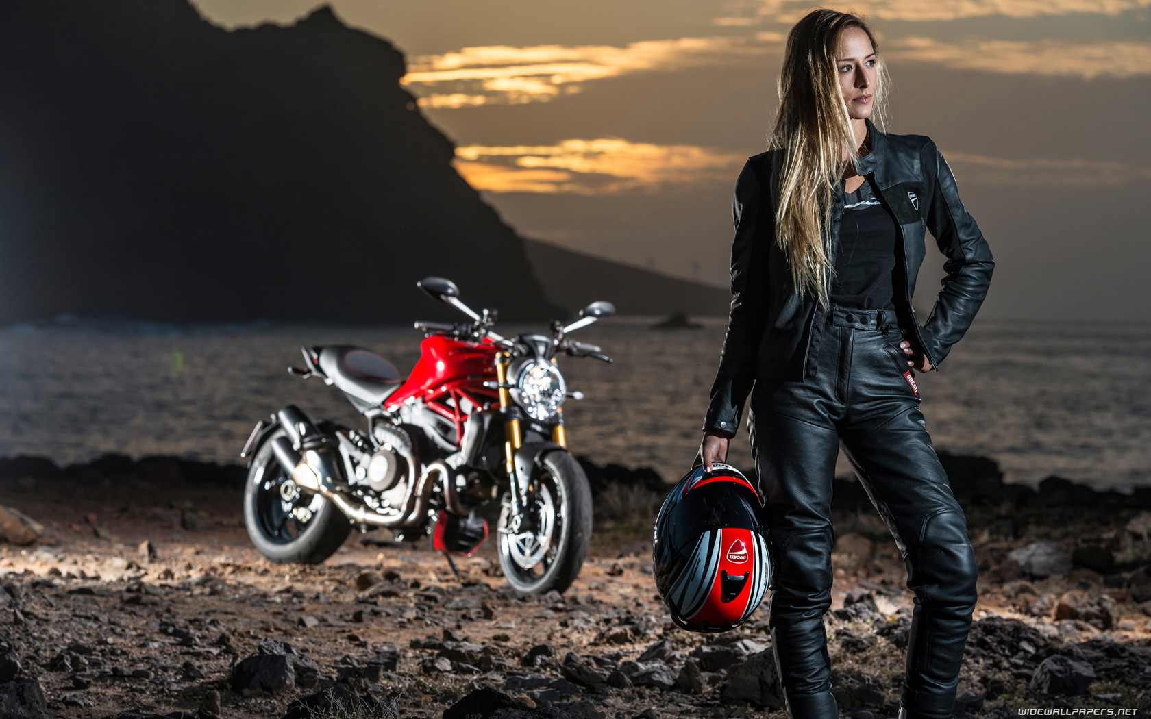 Fonds d'cran Motos Filles et motos 