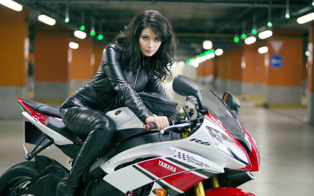 Wallpapers Motorbikes Girls and motorbikes 