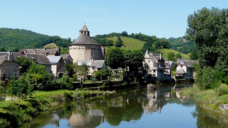 Fonds d'cran Voyages : Europe France > Midi-Pyrnes Sainte-Eulalie-d'Olt (Aveyron)