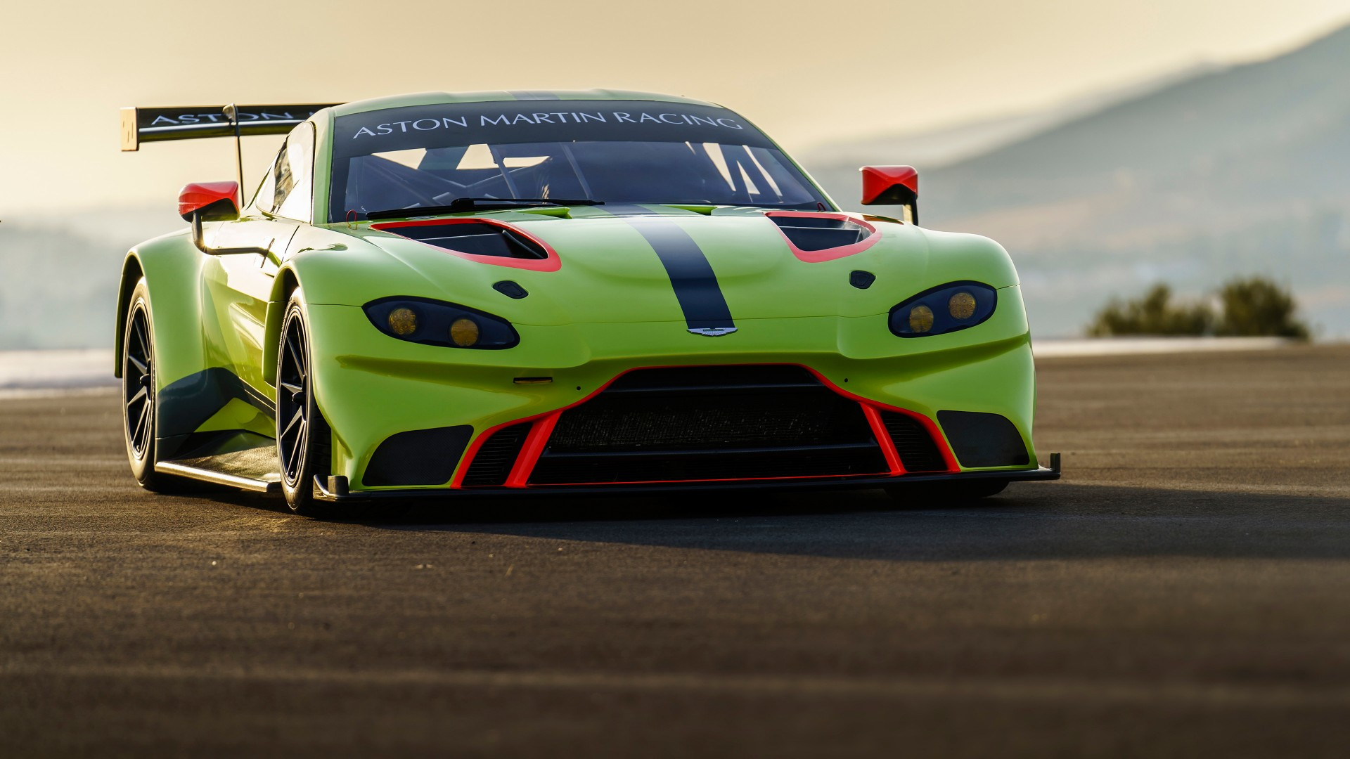 Fonds d'cran Voitures Aston Martin 