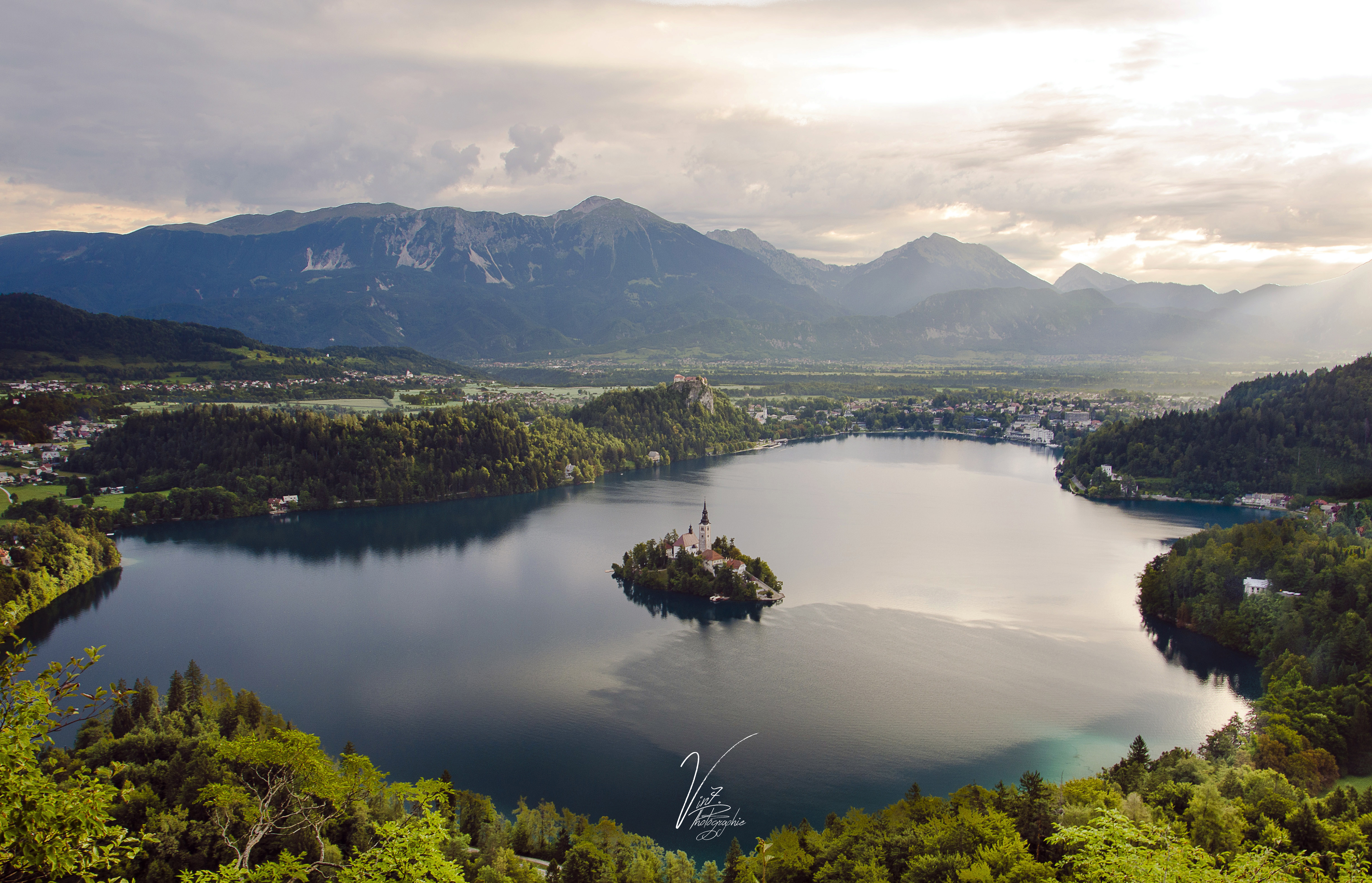 Fonds d'cran Nature Paysages Slovenia : Bled Lake at Dusk