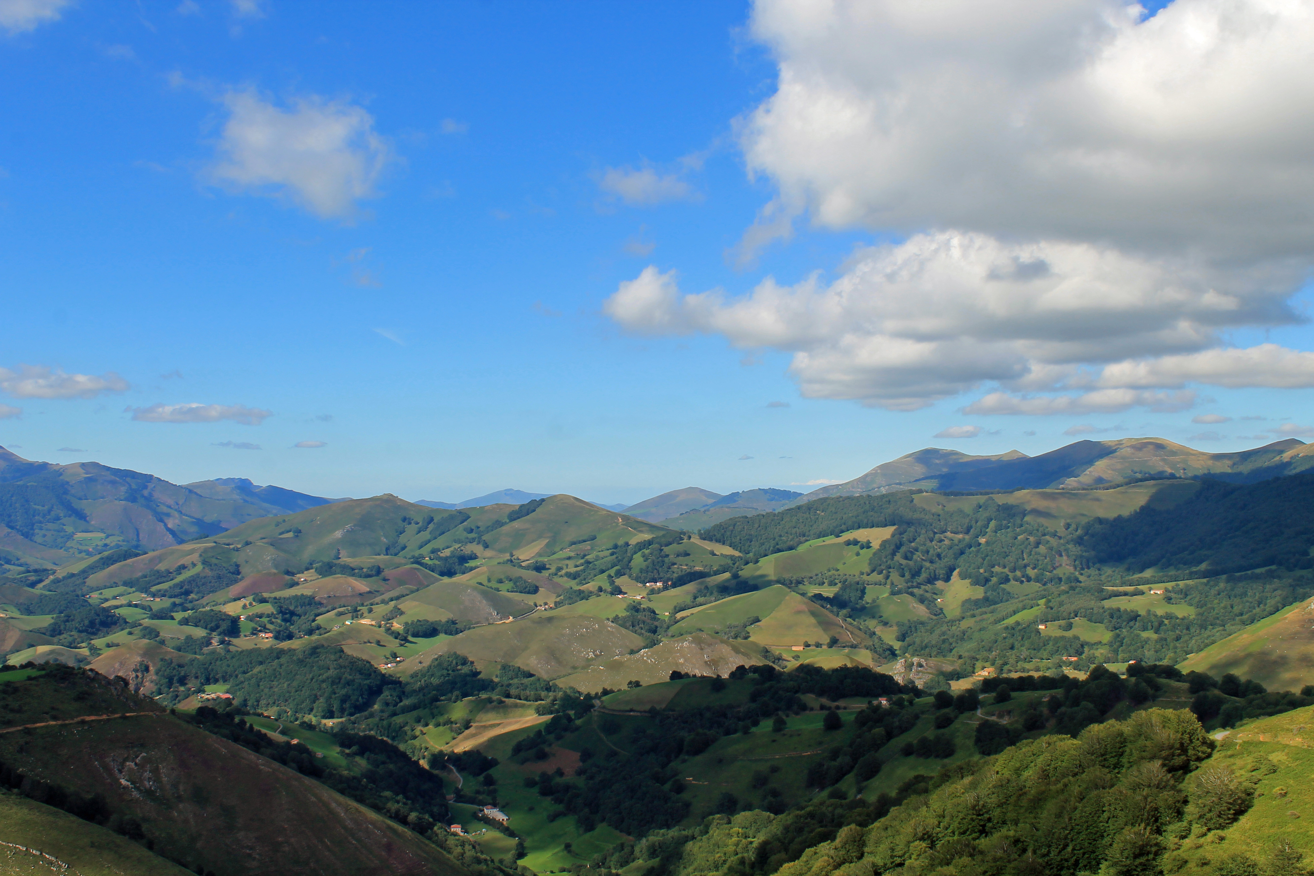 Fonds d'cran Nature Paysages  montagnes du pays basque