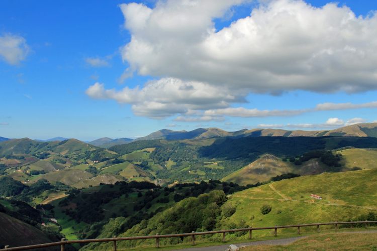 Fonds d'cran Nature Paysages  montagnes du pays basque