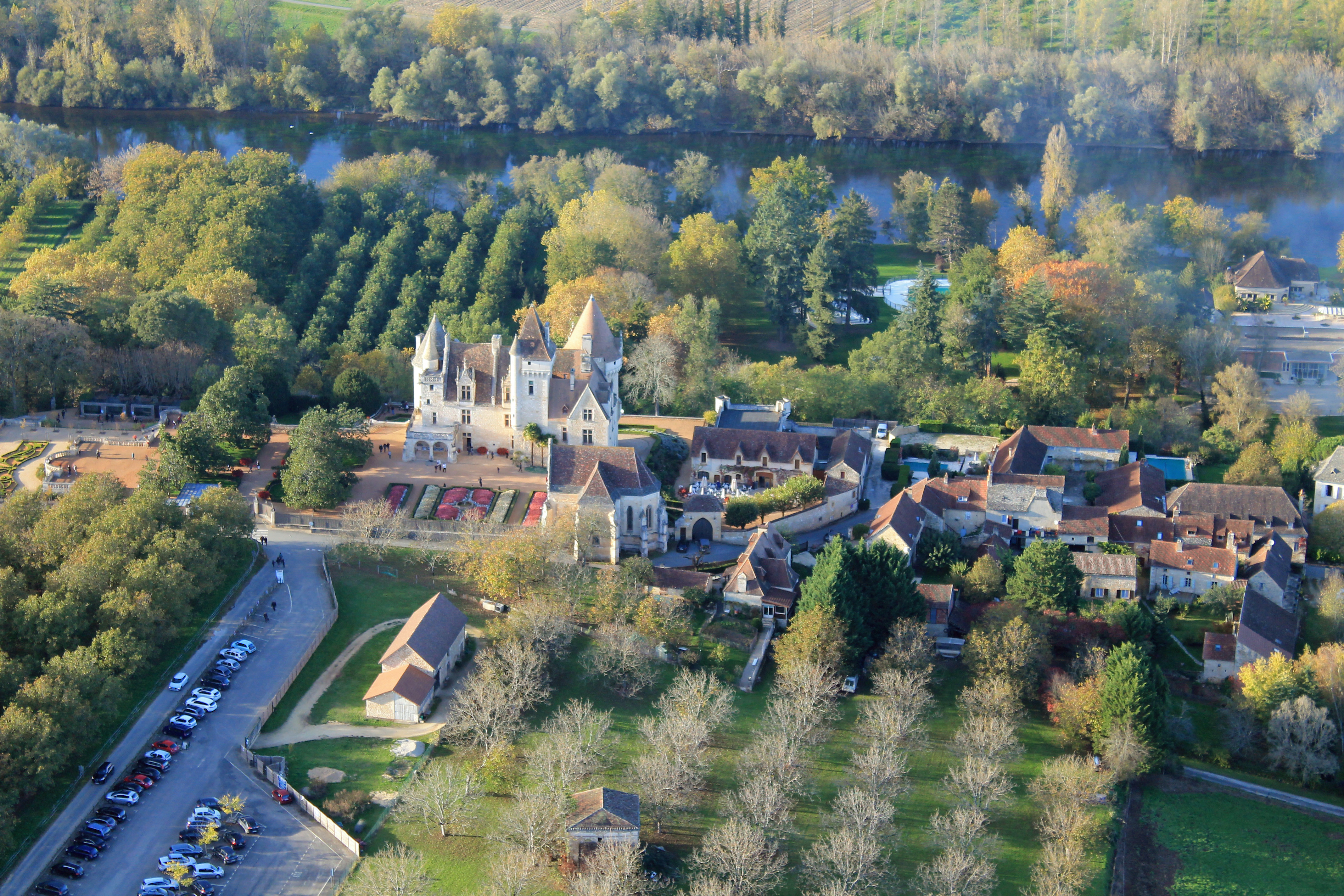 Fonds d'cran Constructions et architecture Chteaux - Palais Chteau des milandes  (ancienne proprit de Josphine Baker)