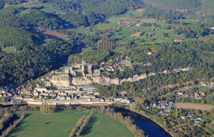 Fonds d'cran Nature Paysages BEYNAC et son château fort