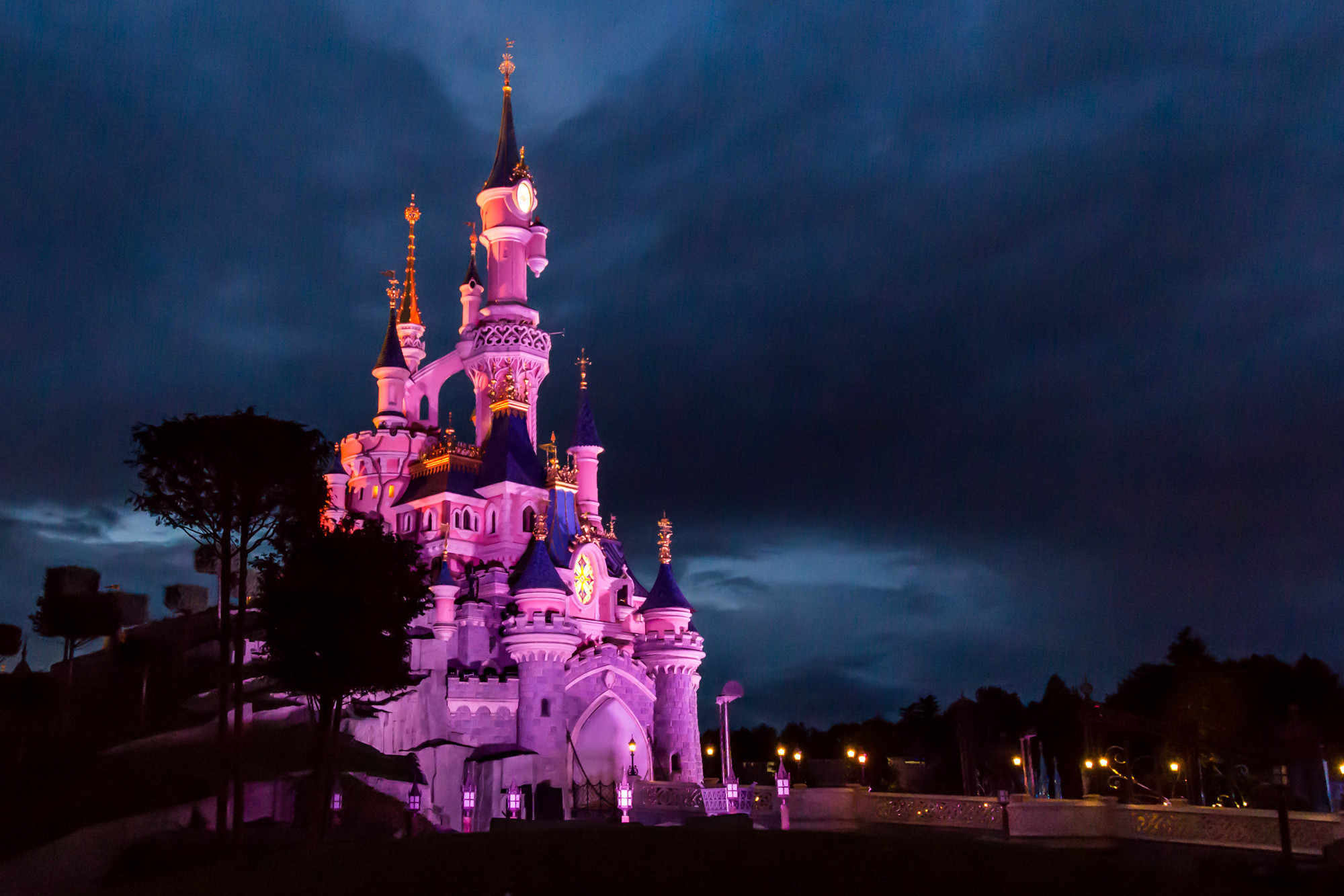 Fonds d'cran Constructions et architecture Parcs d'attractions > DisneyLand 