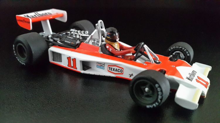 Fonds d'cran Voitures Voitures miniatures Mc Laren-Ford M23 (1976 - James HUNT) 