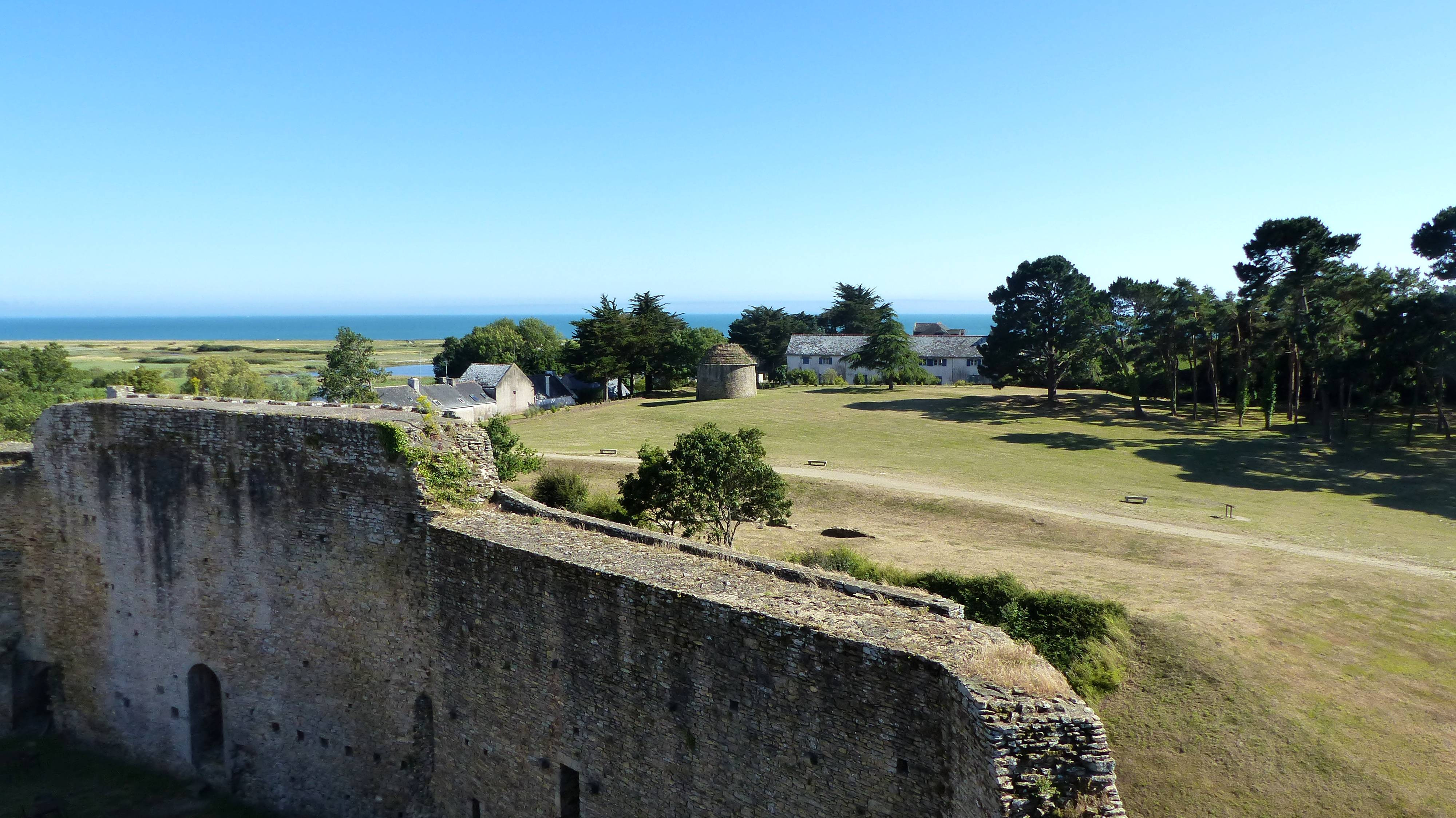 Wallpapers Constructions and architecture Castles - Palace Vue des hauteurs du Château de Suscinio Morbihan.