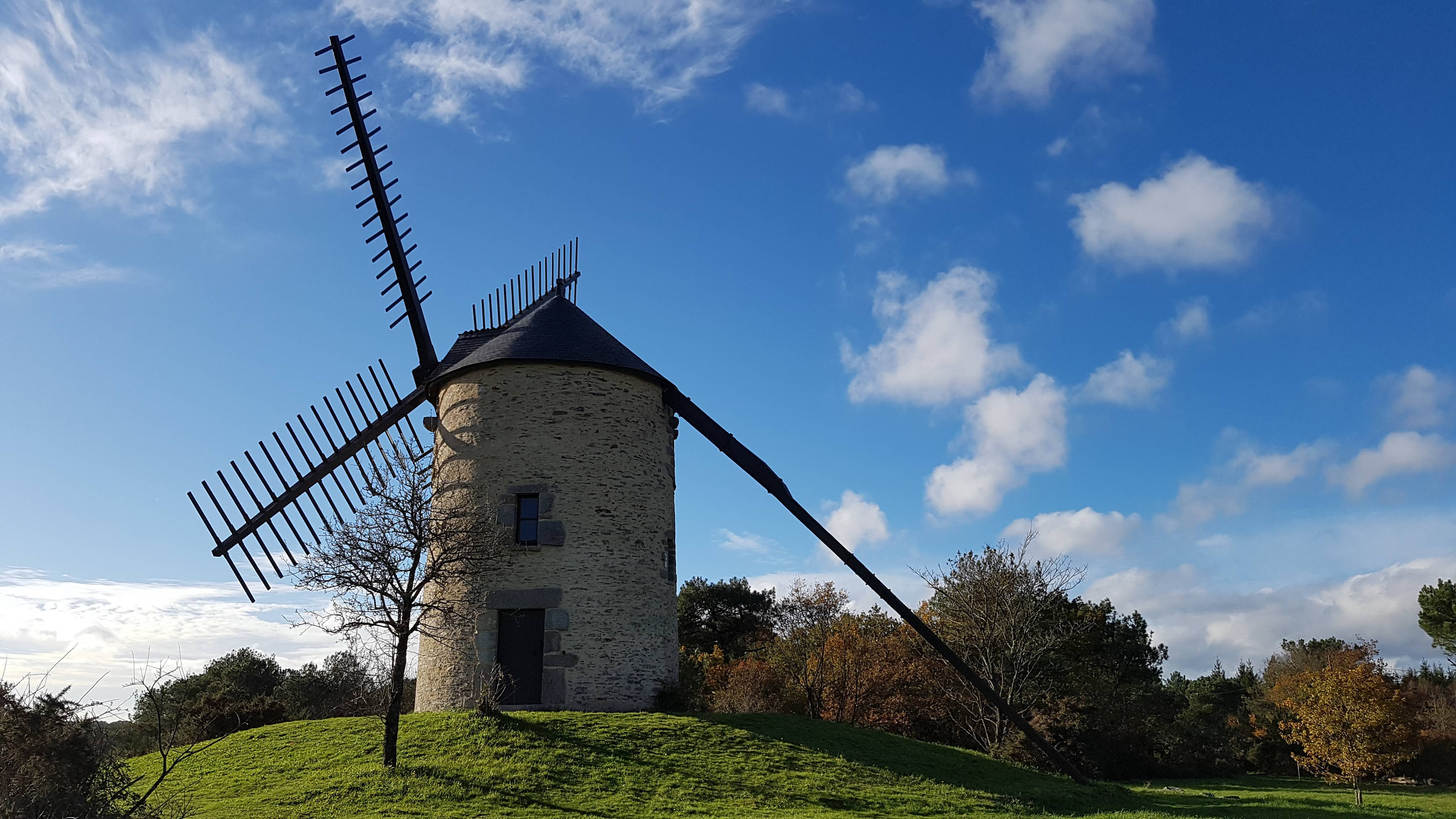 Wallpapers Constructions and architecture Windmills Moulin restauré de Saint-Jacut-Les-Pins