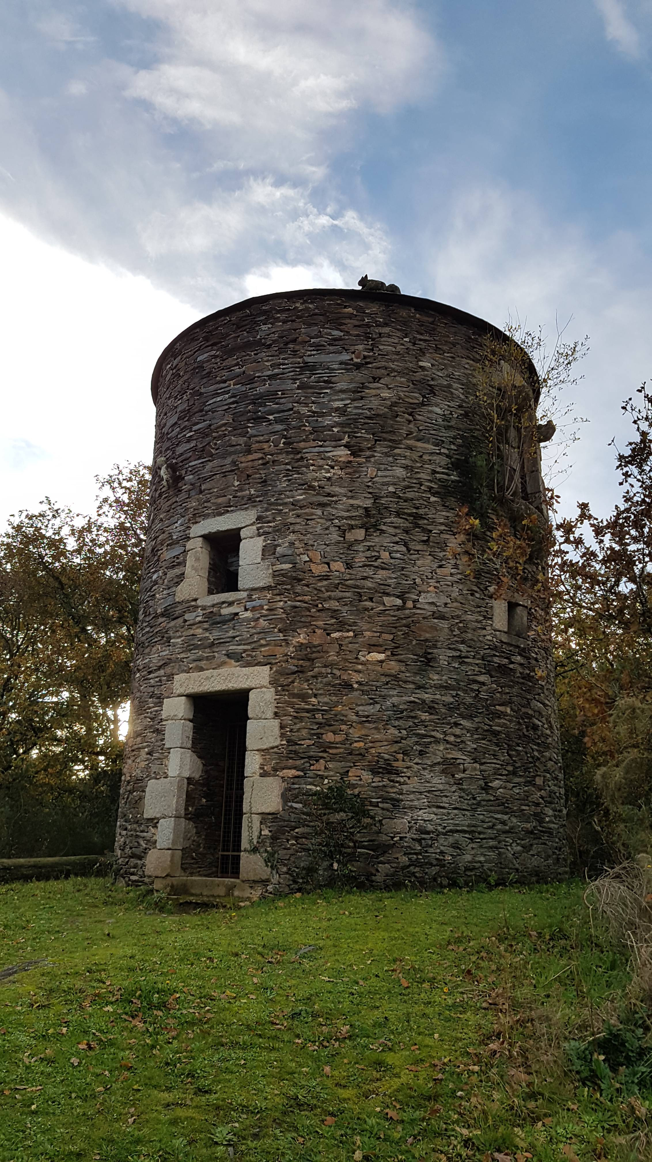 Fonds d'cran Constructions et architecture Moulins - Eoliennes Ruine moulin de Saint-Jacut-Les-Pins