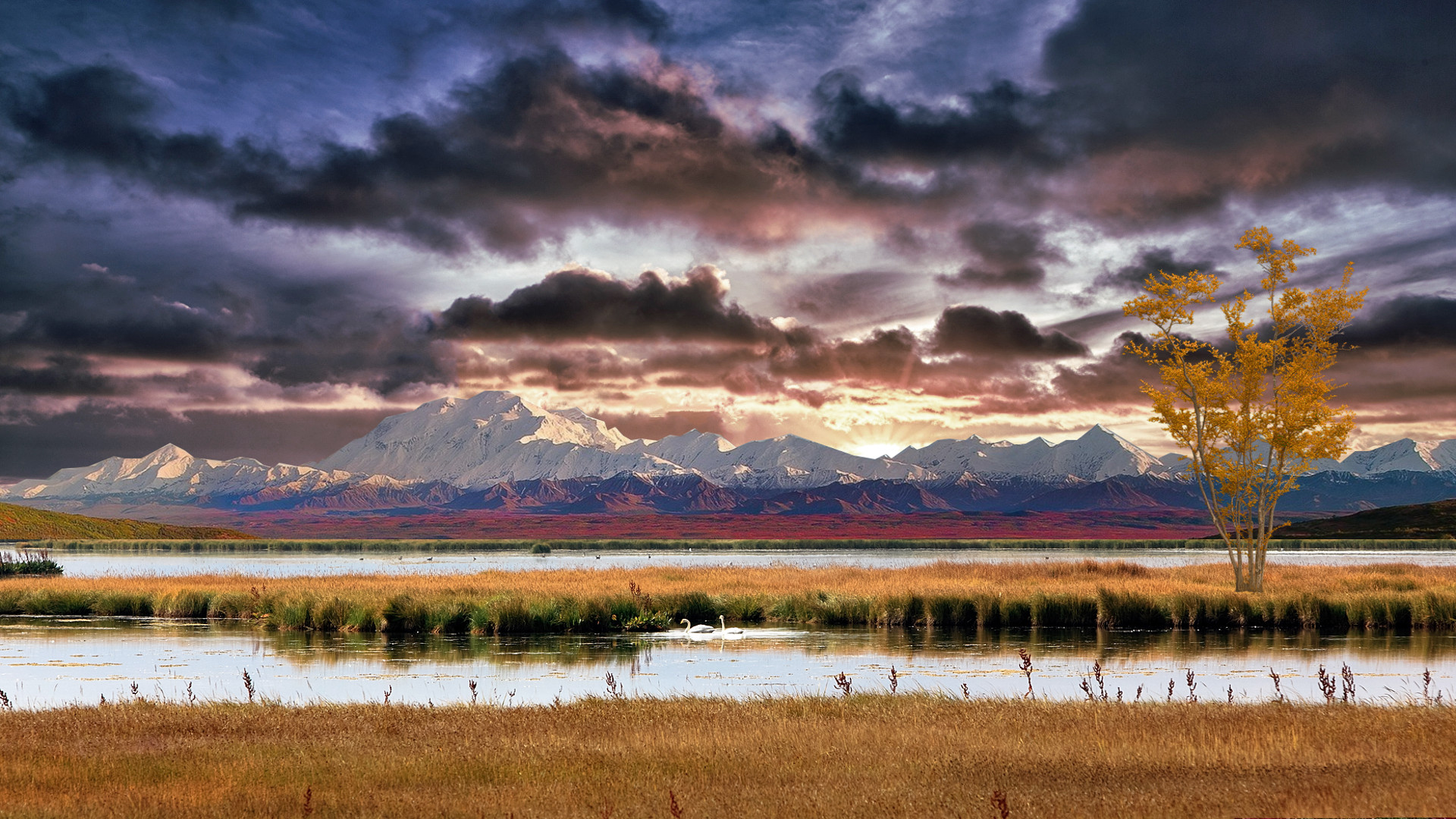 Fonds d'cran Art - Numrique Nature - Paysages Chane de montagne enneige