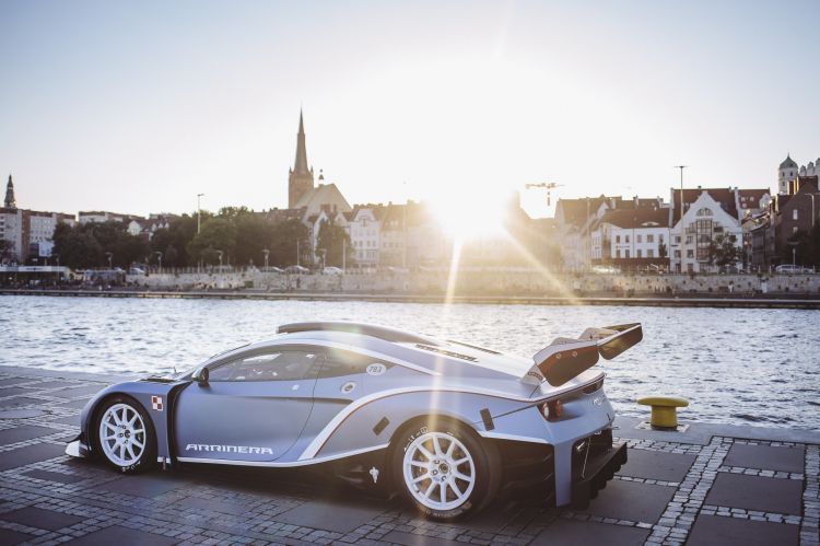 Fonds d'cran Voitures Arrinera Automotive Arrinera Hussarya GT