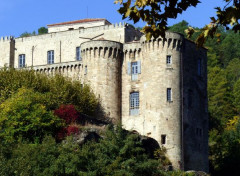  Voyages : Europe Le château de Largentière (Ardèche)