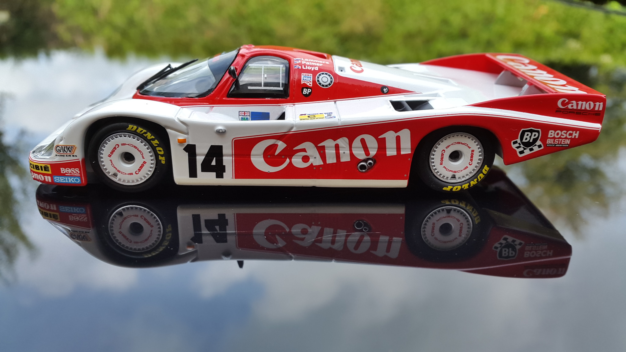 Fonds d'cran Voitures Voitures miniatures Porsche 956 LH ( 8éme place 24 Heures du Mans 1983 )