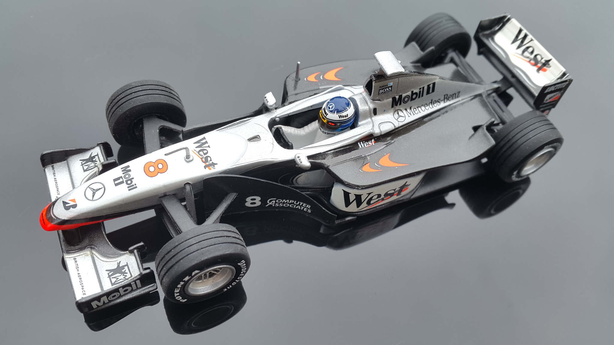 Wallpapers Cars Cars - Toys McLAREN-Mercedes MP4-13 (1998 - Mika HAKKINEN) 