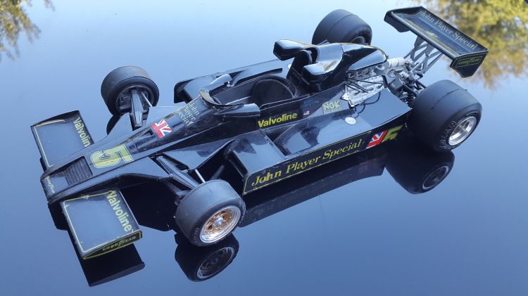 Fonds d'cran Voitures Voitures miniatures LOTUS 78 (1977 - Mario ANDRETTI)