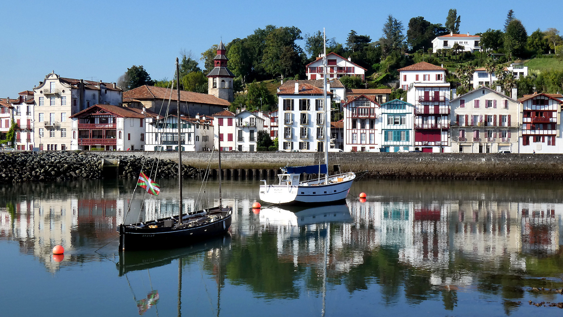 Fonds d'cran Voyages : Europe France > Aquitaine Le port de Saint-Jean-de-Luz