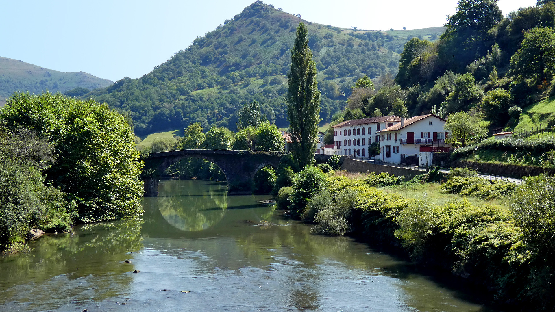 Fonds d'cran Voyages : Europe France > Aquitaine Le Pont du Diable  Bidarray (Pays basque)