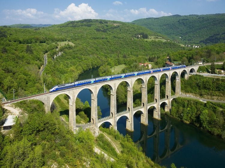 Wallpapers Constructions and architecture Bridges - Aqueduct Train sur viaduc