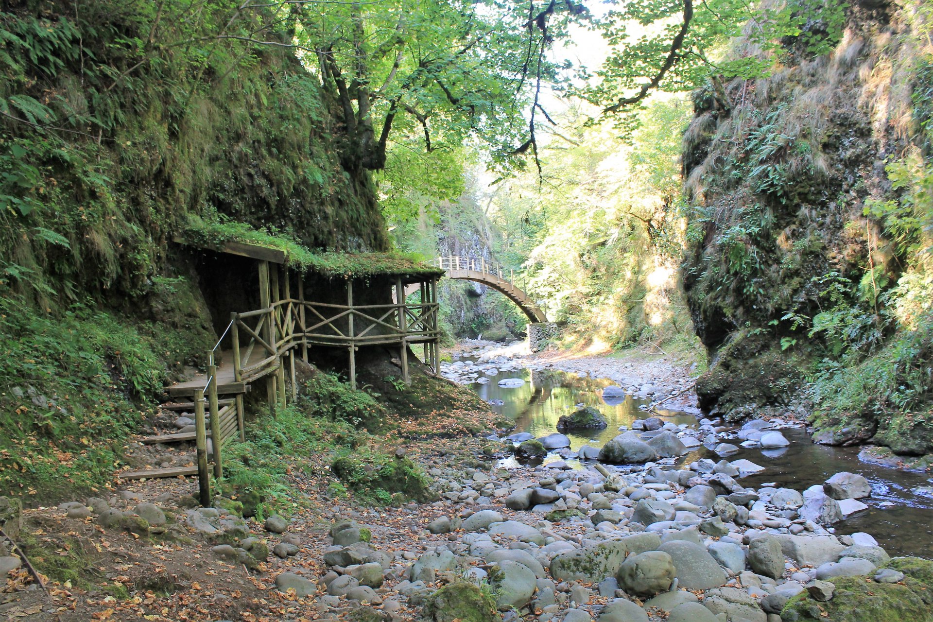 Fonds d'cran Constructions et architecture Ponts - Aqueducs les gorges de la jordane