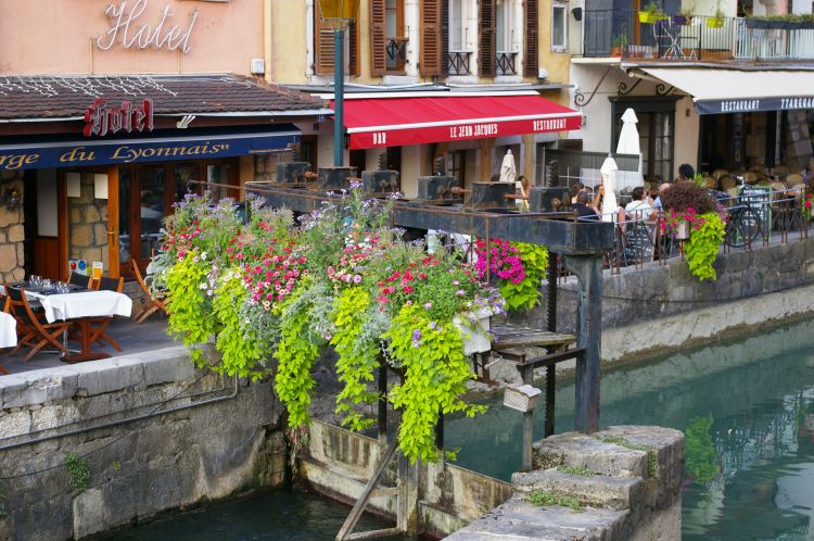 Fonds d'cran Voyages : Europe France > Provence-Alpes-Cte d'Azur annecy 