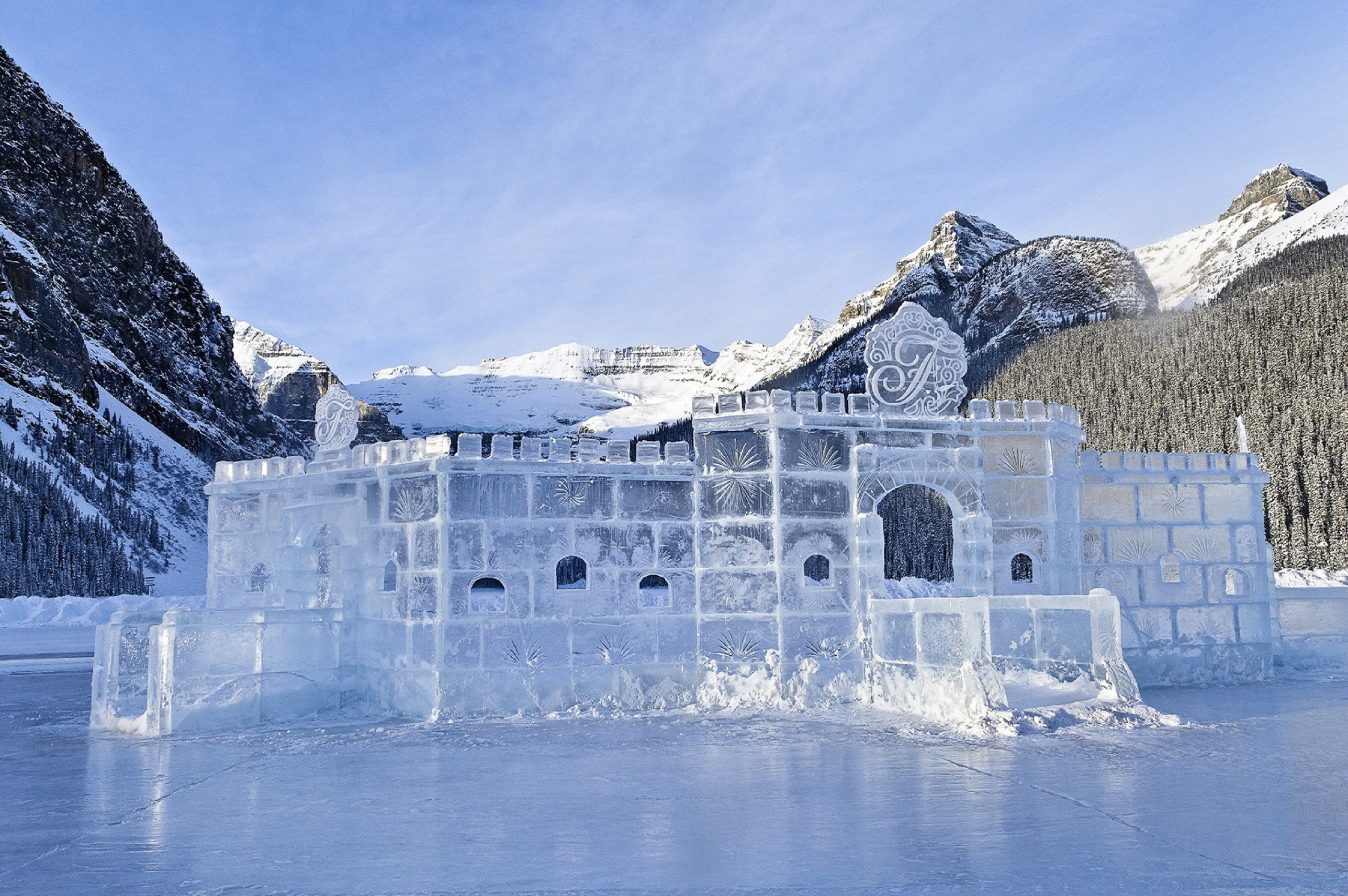 Fonds d'cran Nature Montagnes Château de glace