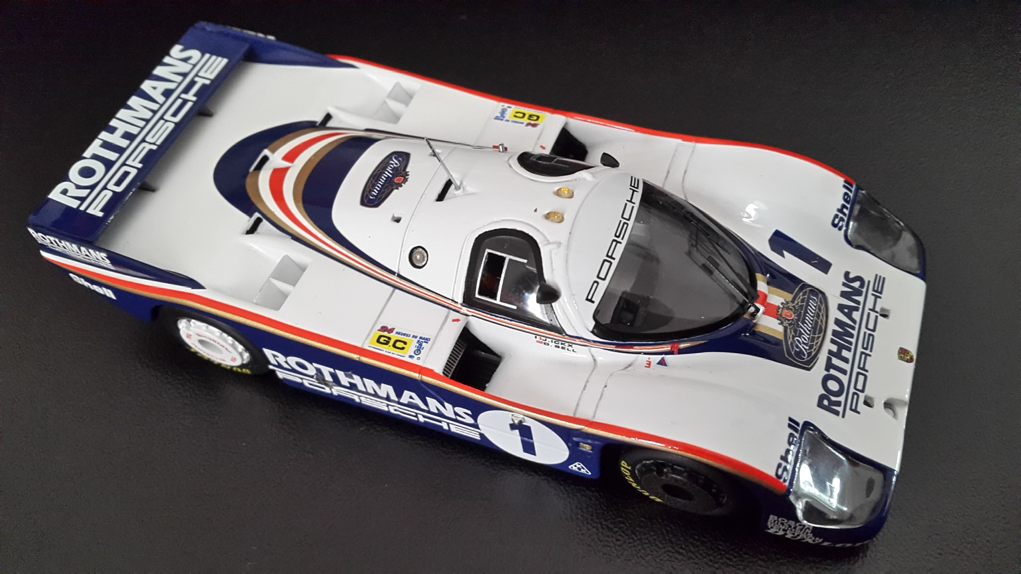 Fonds d'cran Voitures Voitures miniatures Porsche 956 (gagnante Le Mans 1982 - J.Ickx/D.Bell)