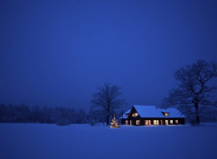  Constructions and architecture Maison dans la nuit