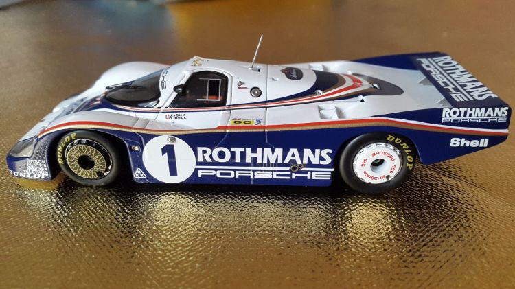 Fonds d'cran Voitures Voitures miniatures Porsche 956 (gagnante Le Mans 1982 - J.Ickx/D.Bell)