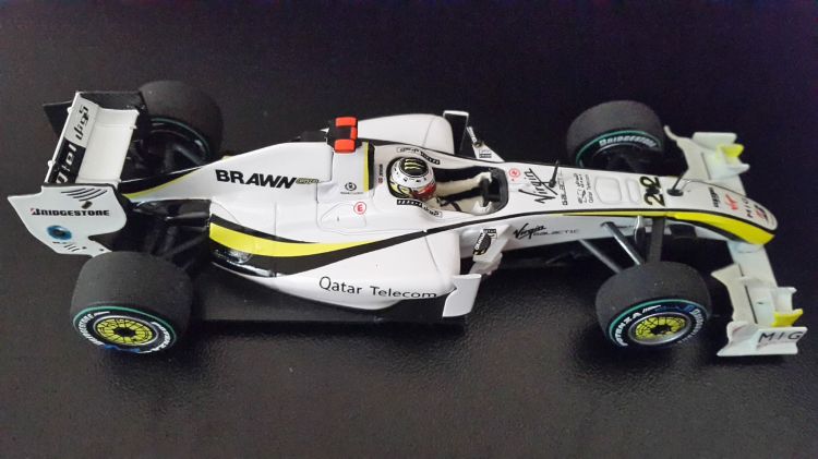 Fonds d'cran Voitures Voitures miniatures Brawn Grand Prix BGP 001 (2009 - Jenson BUTTON)