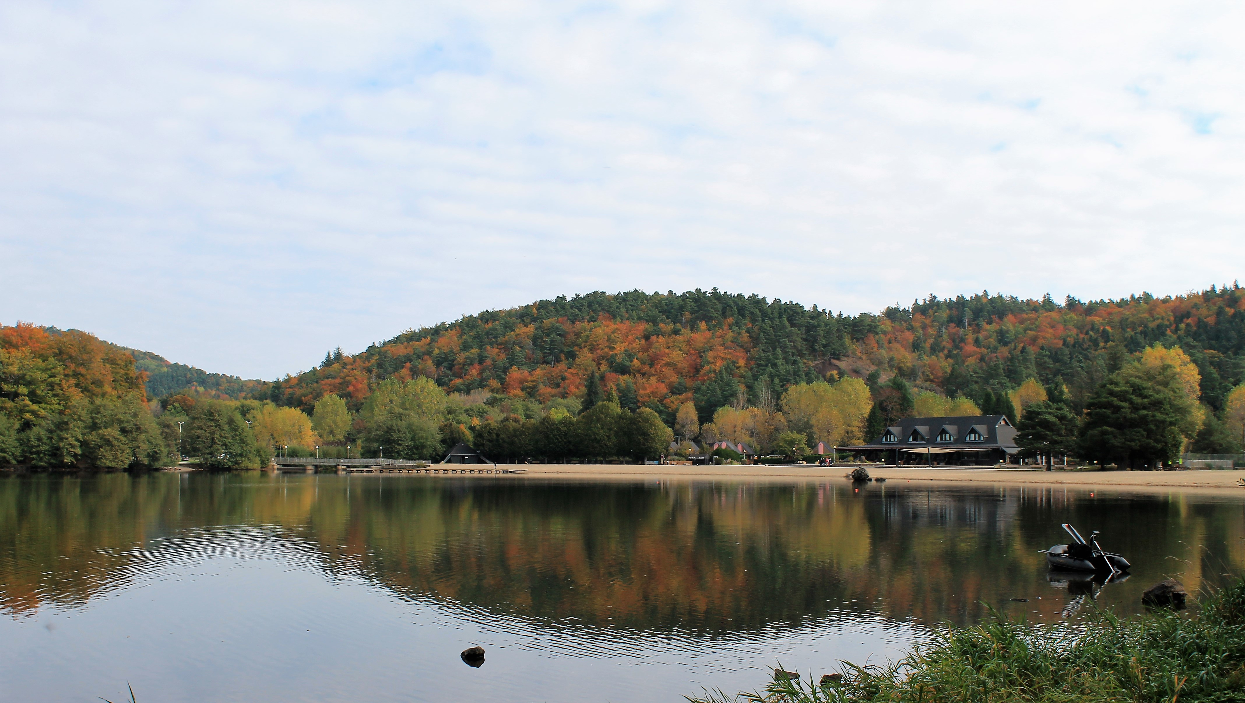 Fonds d'cran Nature Lacs - Etangs lac chambon