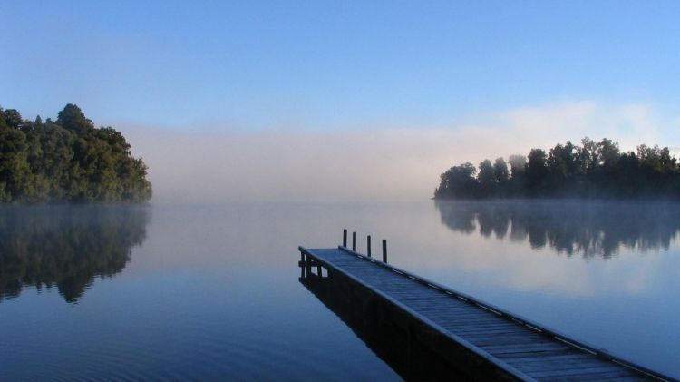 Fonds d'cran Nature Lacs - Etangs Brume sur le lac