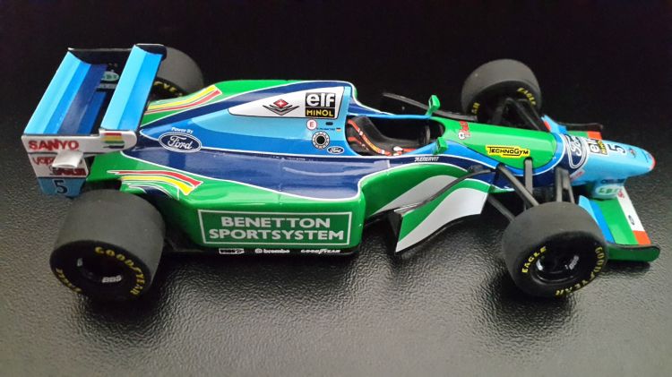 Fonds d'cran Voitures Voitures miniatures Benetton - Ford B194 (M.Schumacher - 1994)