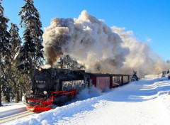  Transports divers Train à vapeur dans la neige