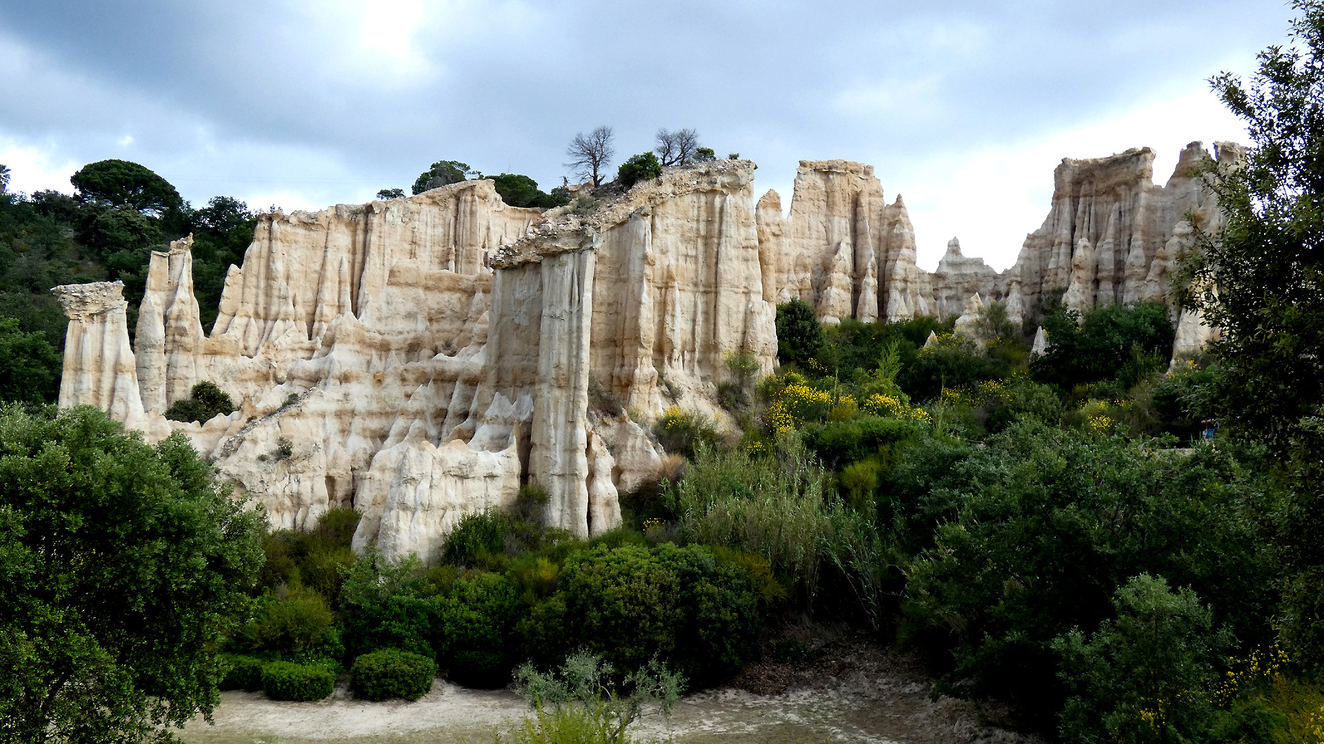 Wallpapers Trips : Europ France > Languedoc-Roussillon Les orgues d'Ille-sur-Têt