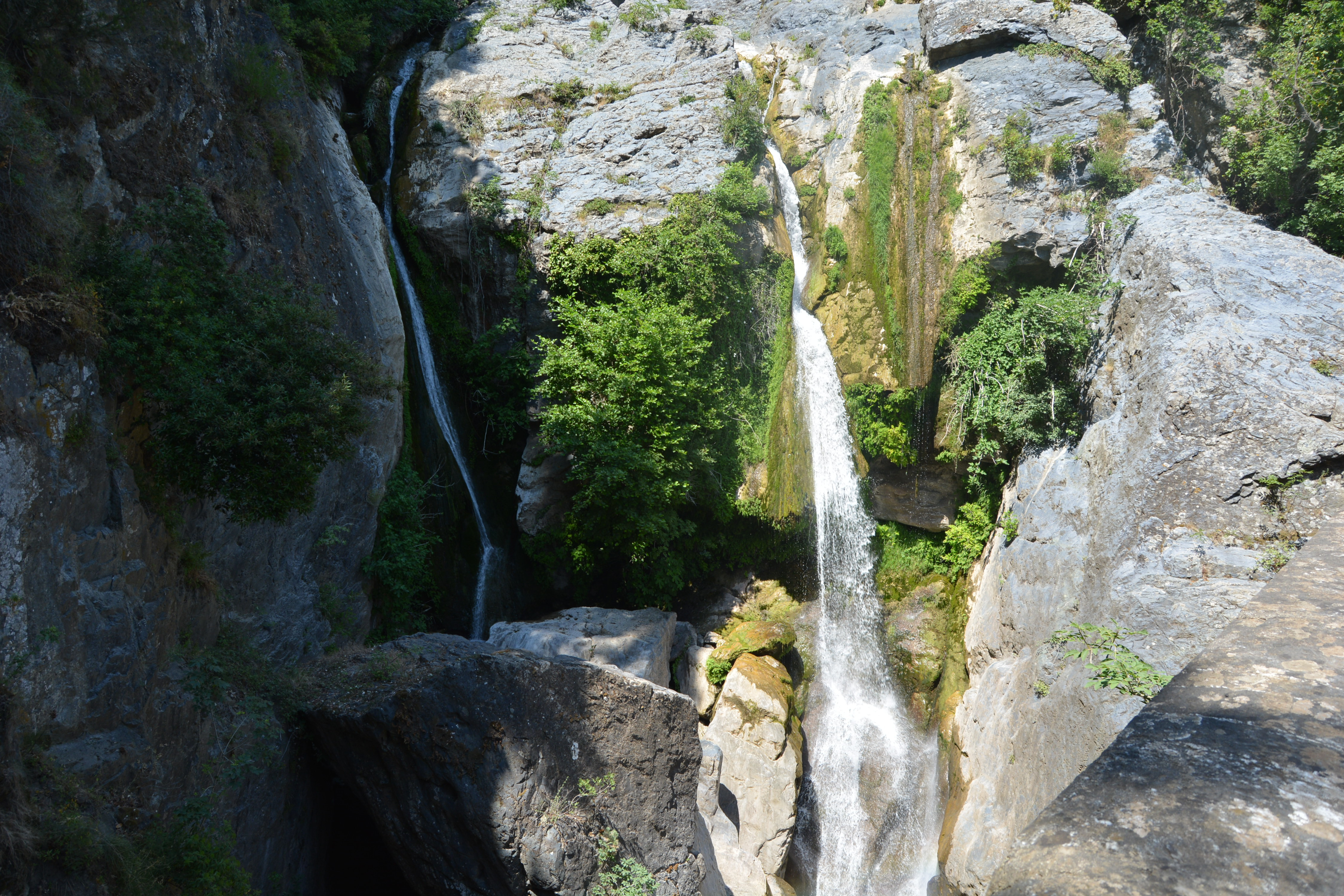 Fonds d'cran Nature Cascades - Chutes Cascade De L'Ucelluline