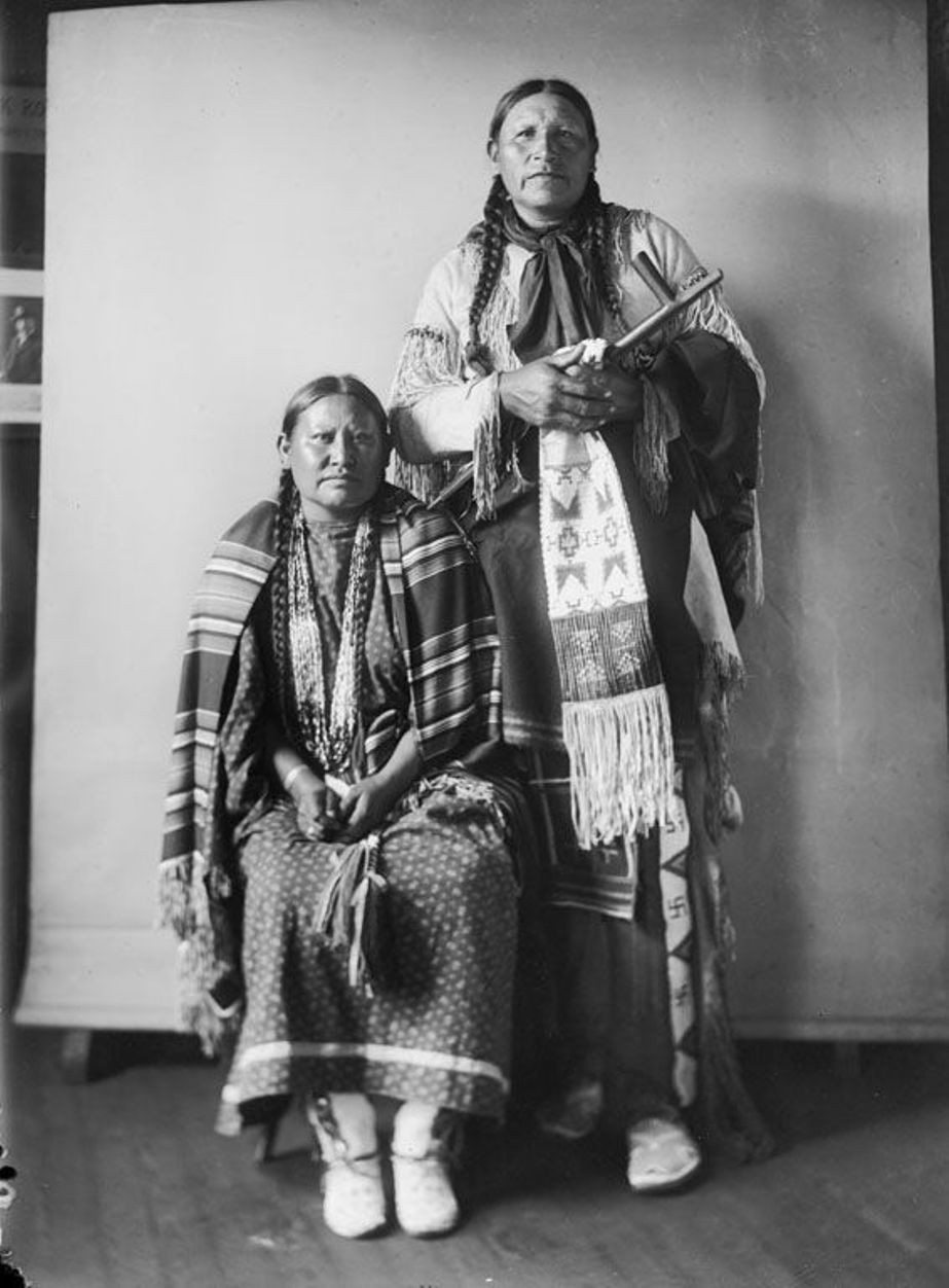 Fonds d'cran Hommes - Evnements Portraits Bear Wings and wife,Cheyenne 1908