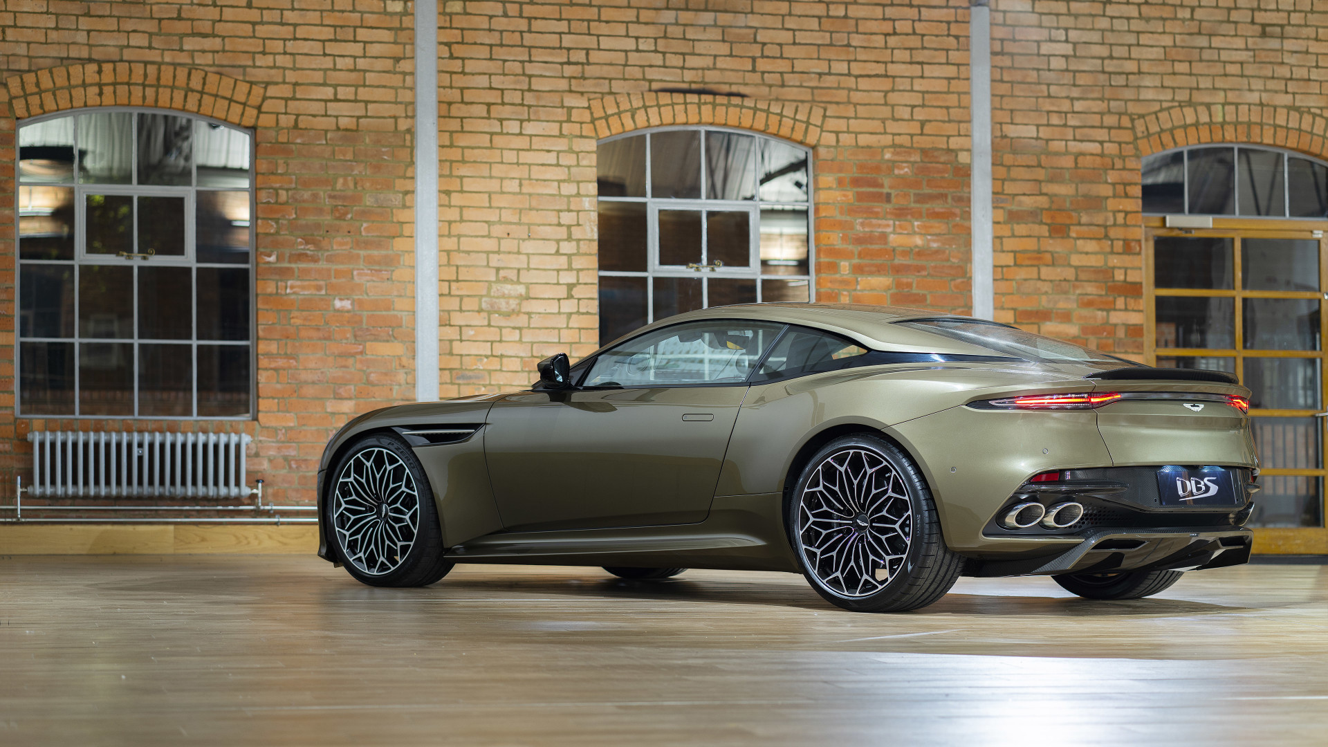 Fonds d'cran Voitures Aston Martin 