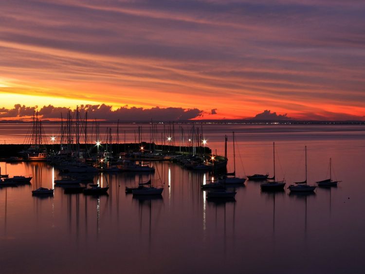 Fonds d'cran Nature Couchers et levers de Soleil Coucher de soleil sur les bateaux