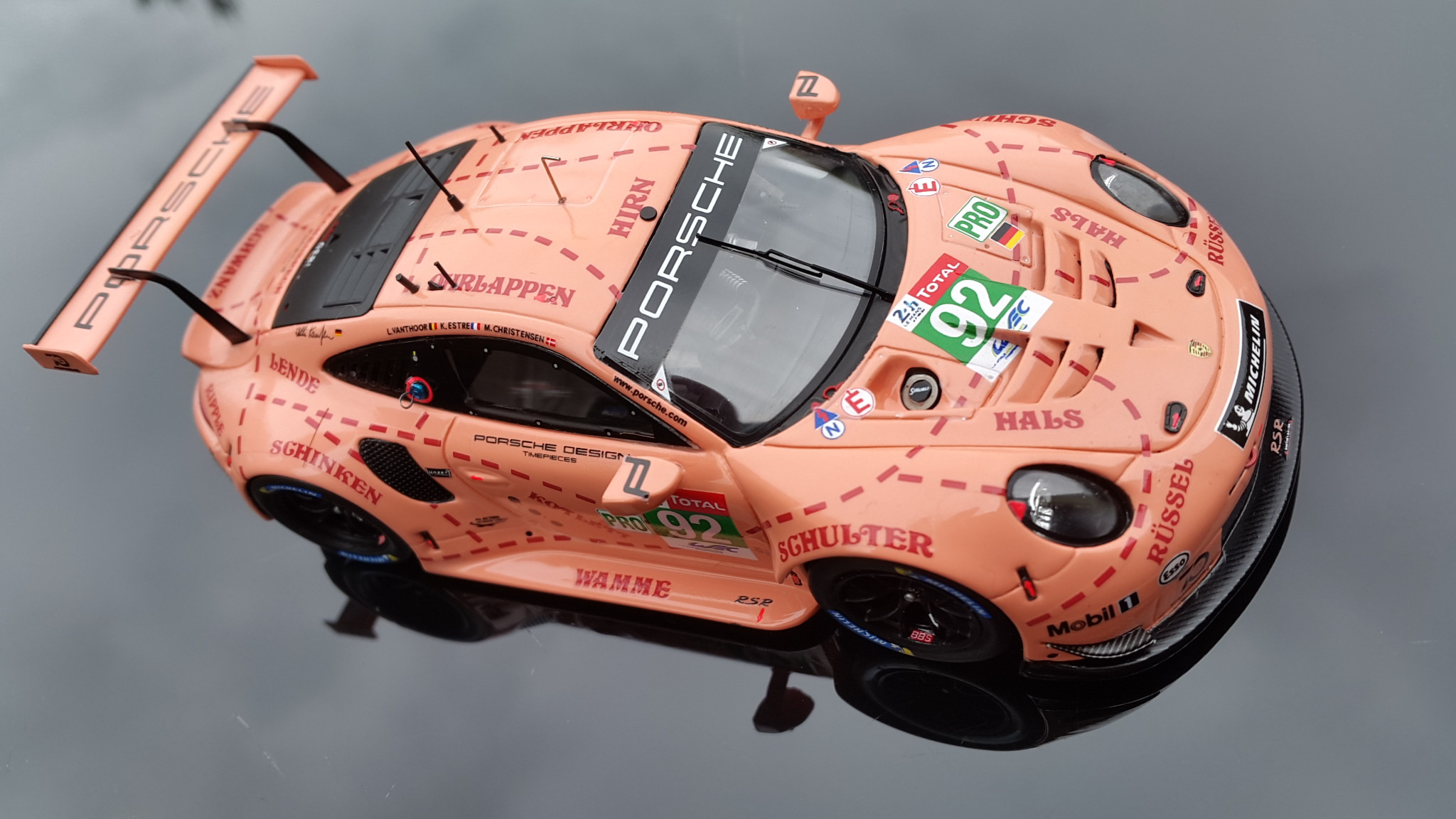 Fonds d'cran Voitures Voitures miniatures Porsche 911 RSR vainqueur GTE PRO Le Mans 2018